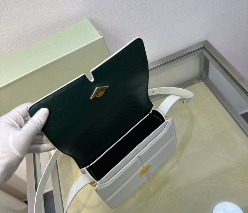 Bv*b*rry satchel bags